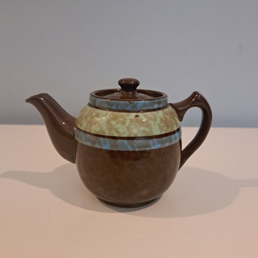 Vintage Sadler Staffordshire, England Brown Betty Glazed Single Serve Teapot